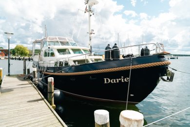 Фотографія весільного корабля «Дарі» у курортному містечку Селлін на Балтійському морі